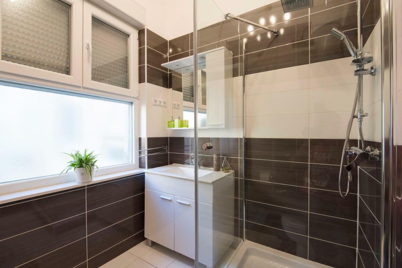 Guest House Lenny Rooms Zadar Bagian luar foto